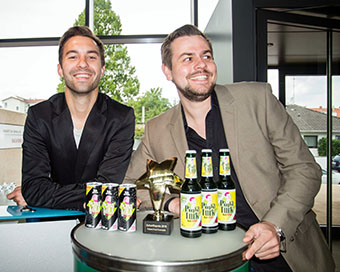 „Die Preisträger des Future Food Concept Preises 2015: Jan Plewinski (links) und Jonas Deitmer (rechts). © Foto: ttz Bremerhaven/ Christian Colmer.“
