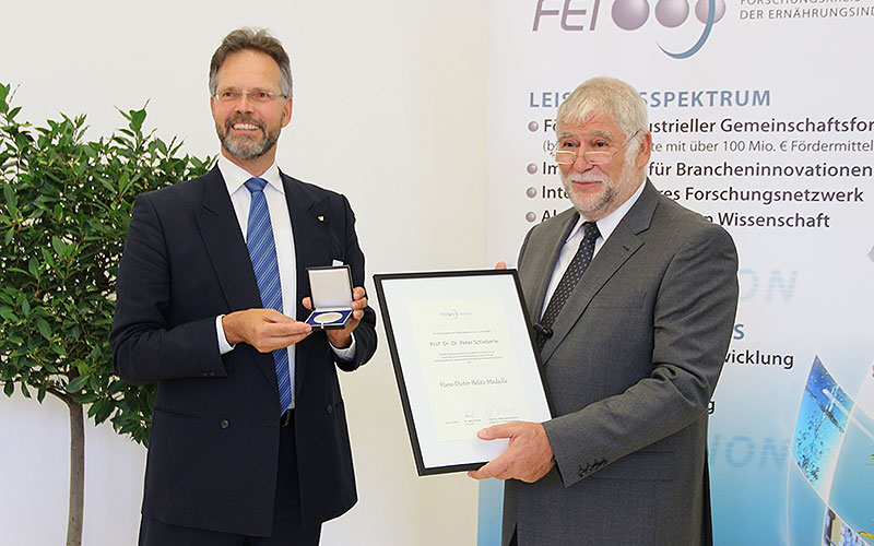 International anerkannter Lebensmittelchemiker: Prof. Dr. Dr. Peter Schieberle erhält die Hans-Dieter-Belitz-Medaille des FEI