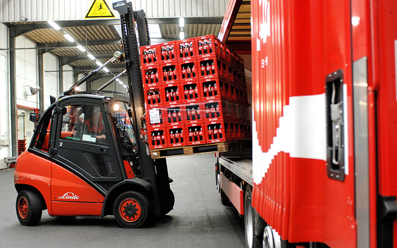 Coca-Cola bündelt Logistik und vereinfacht Strukturen und Aufgaben in weiteren Bereichen