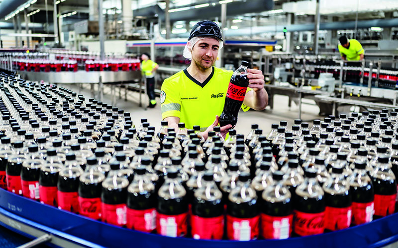 Coca-Cola Karlsruhe: Neue Produktionslinie in Betrieb und Werk ausgebaut