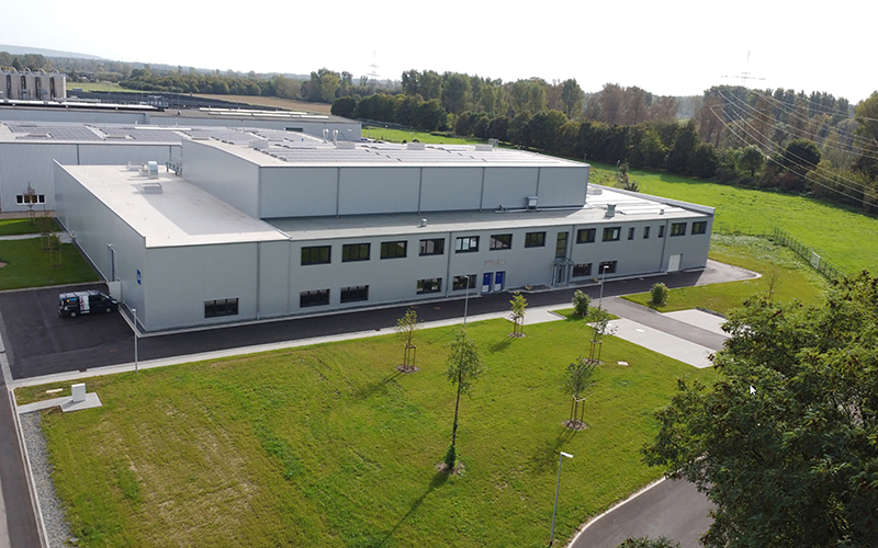 SIG feiert die Eröffnung des neuen Packaging Development Center Europa