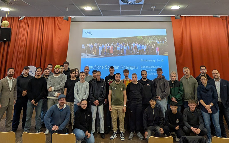 Bundesfachklasse mit stabilen Ausbildungszahlen - Fachkräfte für Fruchtsafttechnik in Geisenheim eingeschult