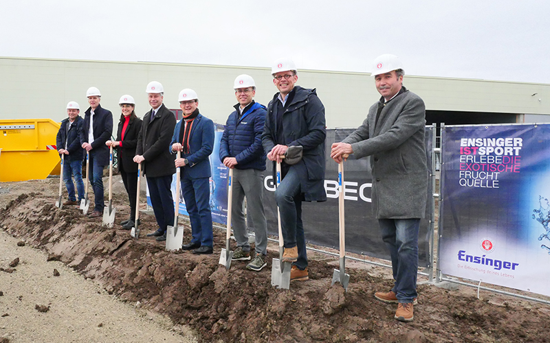 Spatenstich zur Betriebserweiterung bei Ensinger