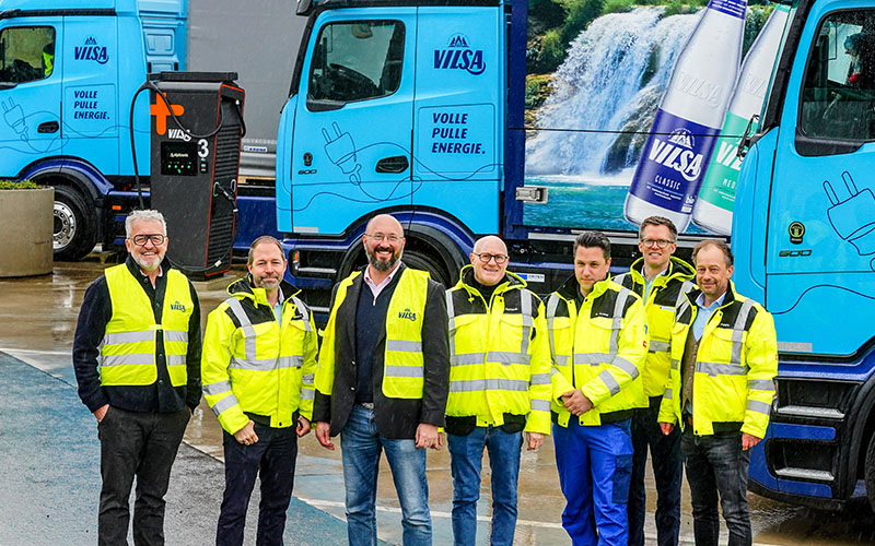 Drei auf einen Streich: VILSA investiert in emissionsfreie Logistik und nimmt Elektro-Schwerlast-Lkw eActros 600 in Betrieb